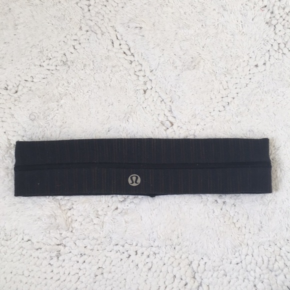 Lululemon Fly Away Tamer Headband - Picture 1 of 4